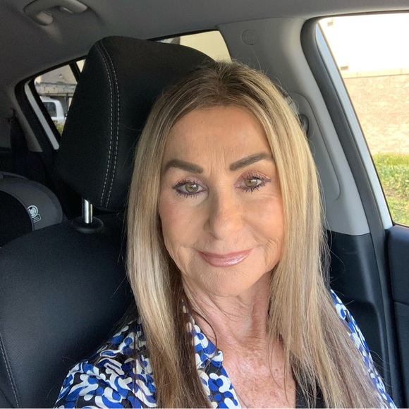 Meet your Posher, Wynona - Picture 2 of 2